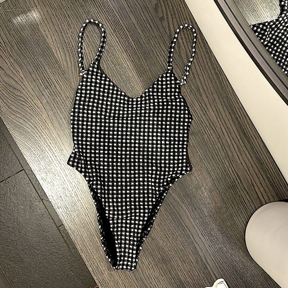 Vitamin A Other - Vitamin A Swim one piece swimsuit high leg low back